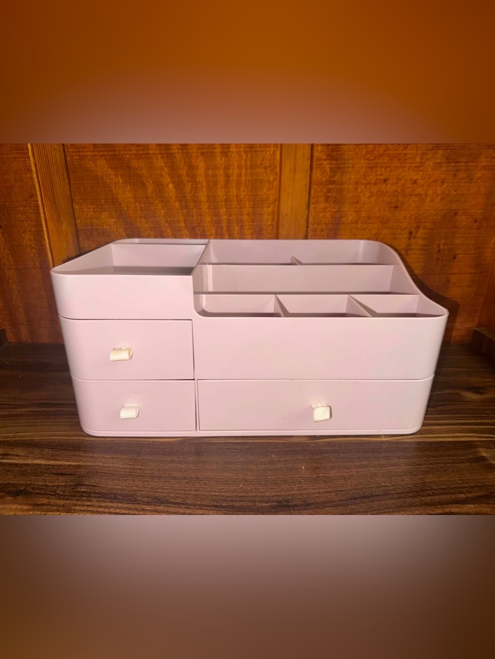 Cosmetic display case and organizer